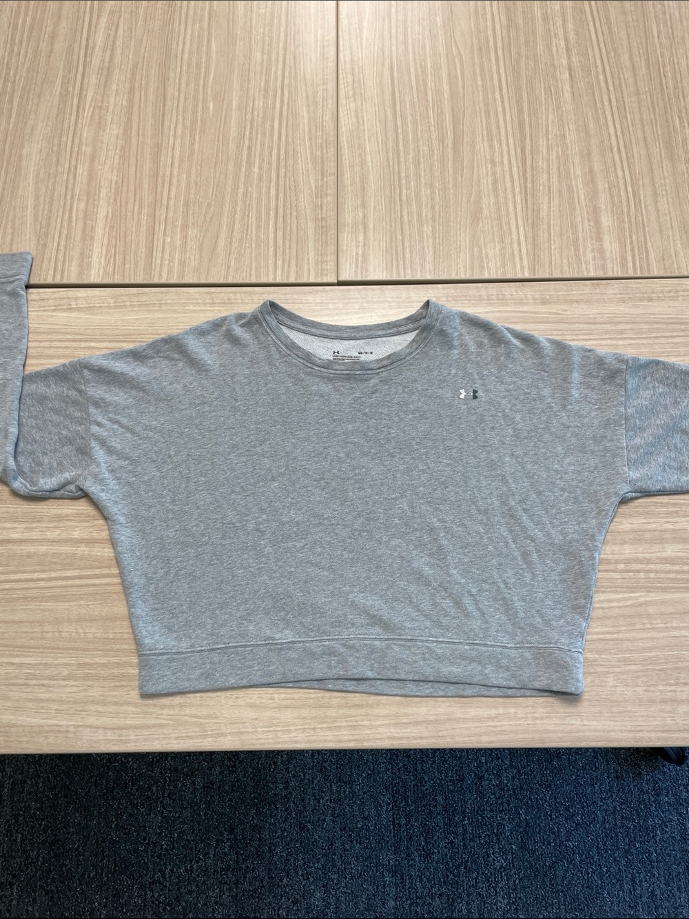 Under Armour Women’s Gray Loose Fit Cropped Sweatshirt | Size Medium